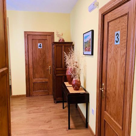Hostal La Serna Hotel Potes Bagian luar foto