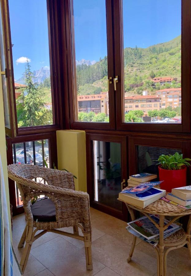 Hostal La Serna Hotel Potes Bagian luar foto