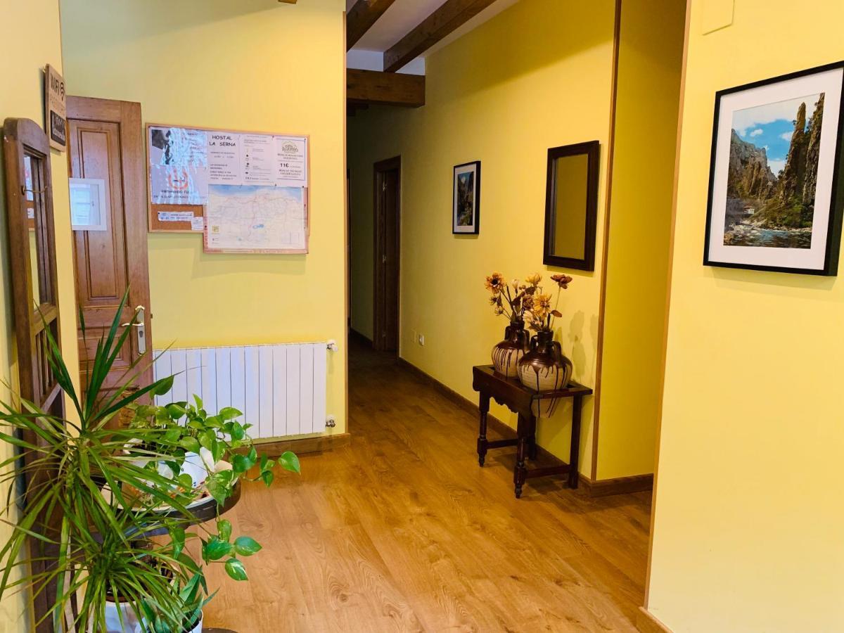 Hostal La Serna Hotel Potes Bagian luar foto