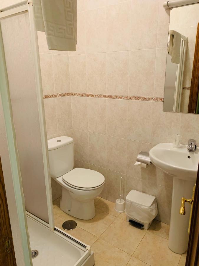 Hostal La Serna Hotel Potes Bagian luar foto